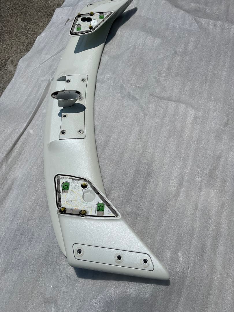 値下げ　日産　R35 GTR 純正　リアウイング　パール　R34 S15