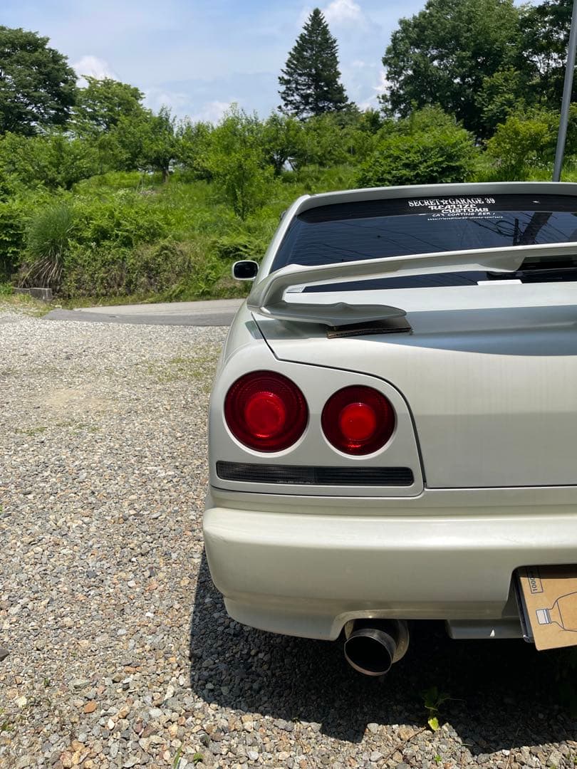 値下げ　日産　R35 GTR 純正　リアウイング　パール　R34 S15
