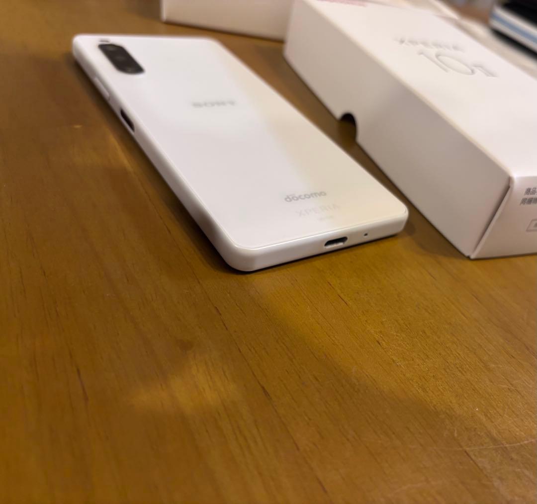 xperia 10 ii SO-41A ホワイト