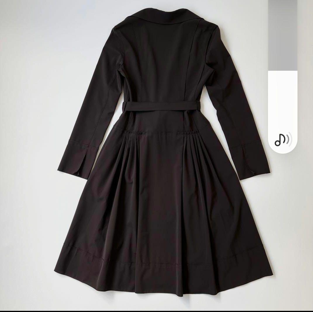 Foxey希少上品ストレッチコート　フオーマル　シルエット抜群　40　値下交渉○