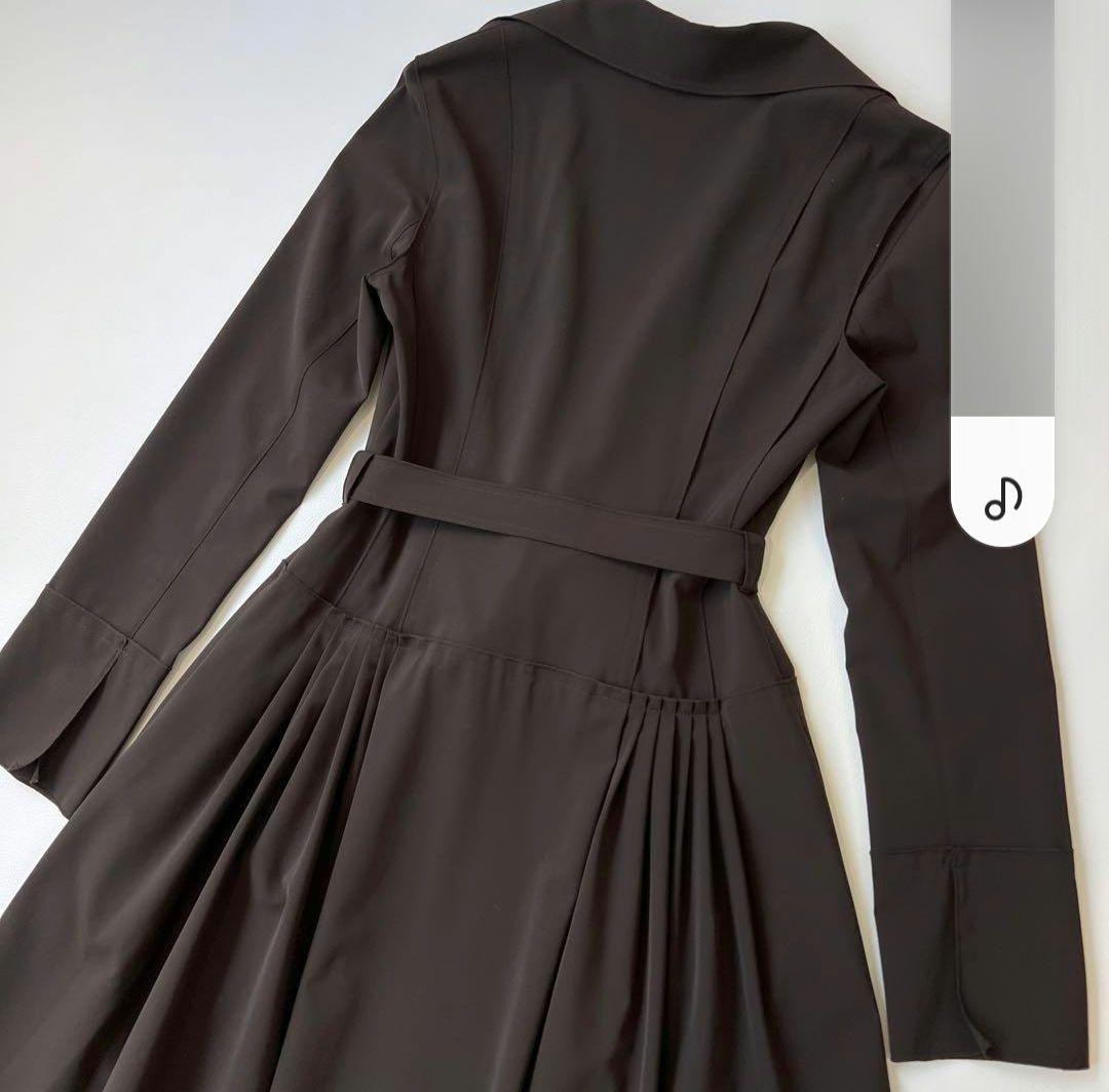 Foxey希少上品ストレッチコート　フオーマル　シルエット抜群　40　値下交渉○