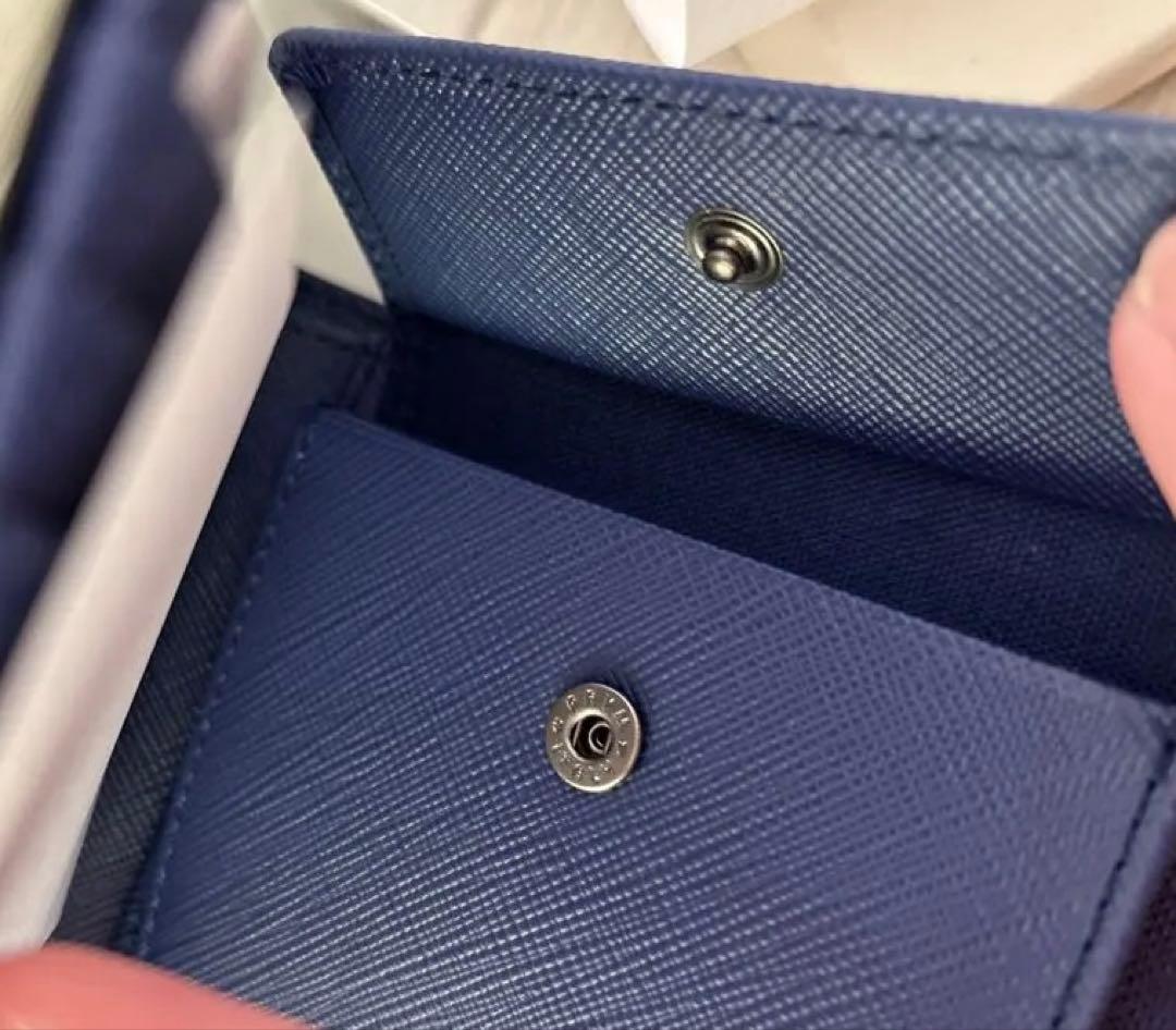 本日限定価格！新品未使用・箱付き　【Agnes b】二つ折りお財布