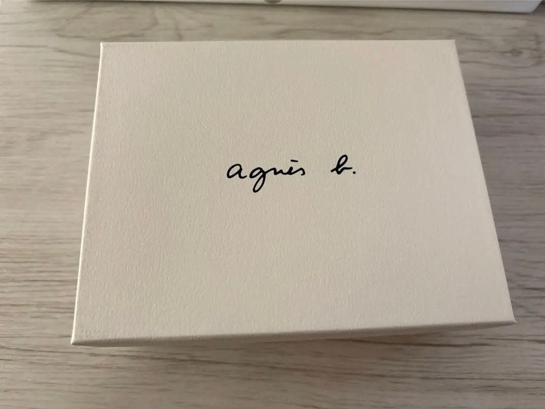 本日限定価格！新品未使用・箱付き　【Agnes b】二つ折りお財布