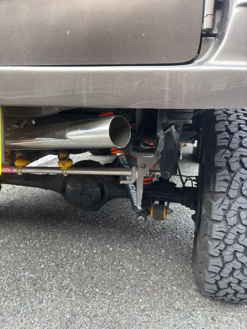 エスポワール製・ジムニーjb23・右出し跳ね上げ爆音マフラー