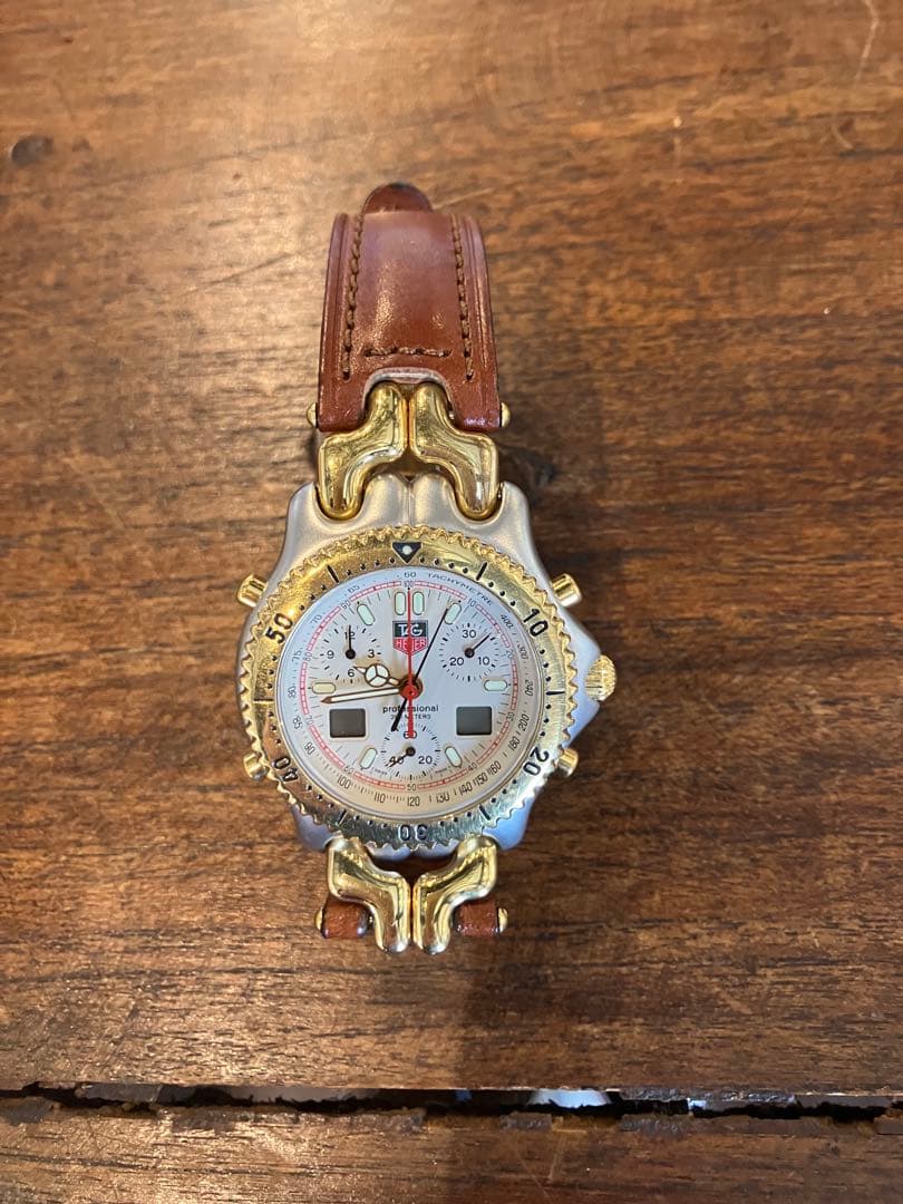 タグホイヤー　アイルトンセナ