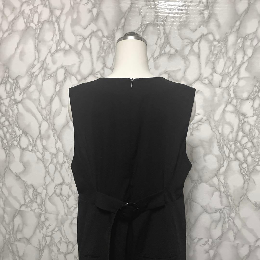 美品　Tnewties デザインサロペット　オールインワン　刺繍ロゴバックベルト