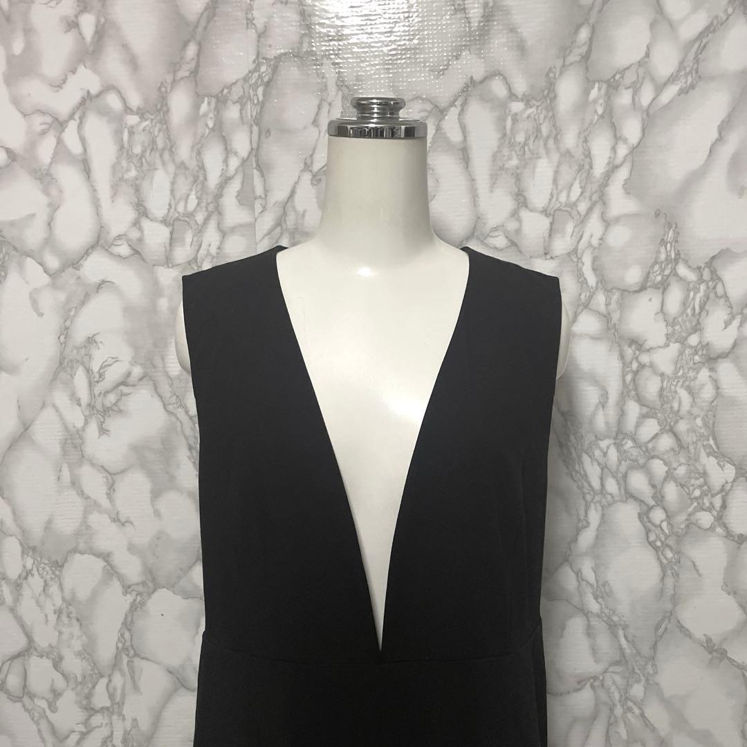 美品　Tnewties デザインサロペット　オールインワン　刺繍ロゴバックベルト