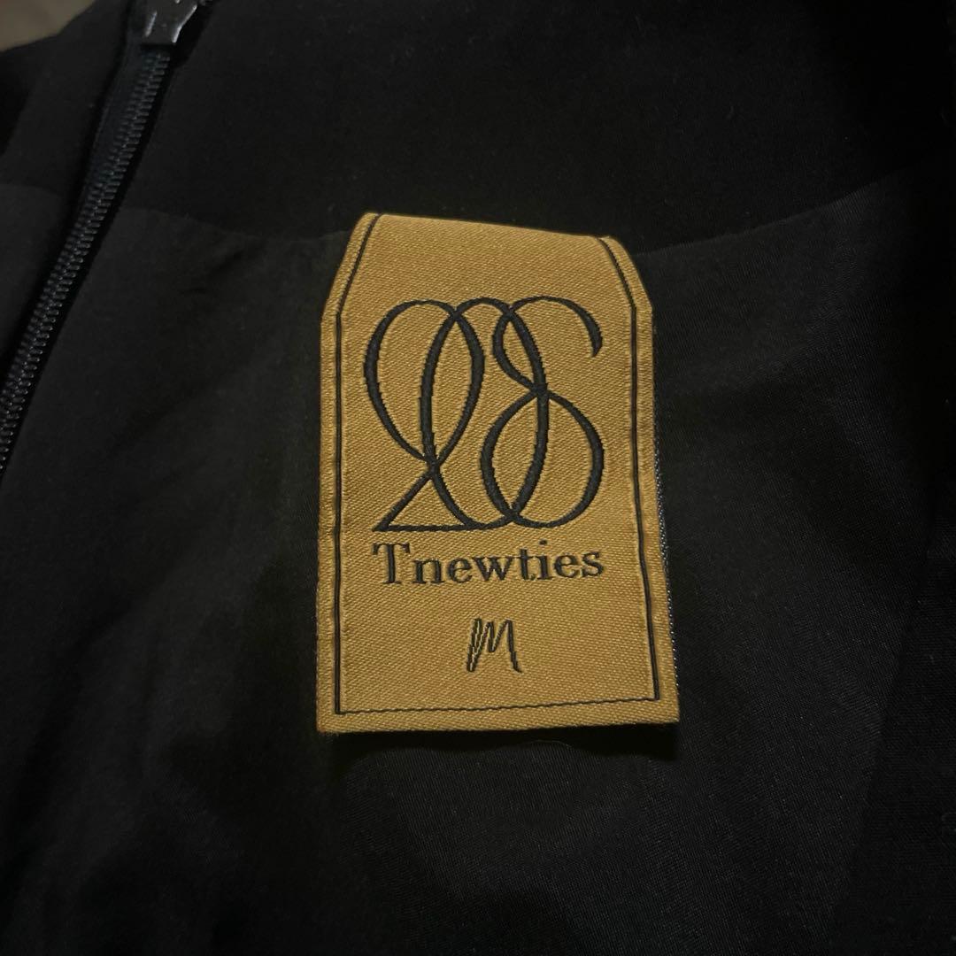 美品　Tnewties デザインサロペット　オールインワン　刺繍ロゴバックベルト