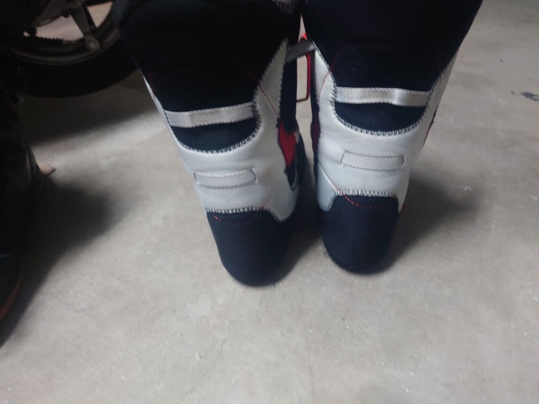 ディーラックス スノーボードブーツ