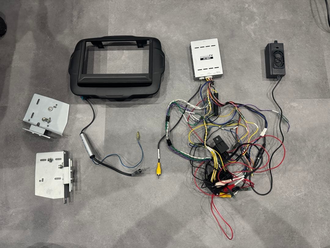 ルート66　JEEP レネゲード カーナビ取り付けキット BU24 ジープ