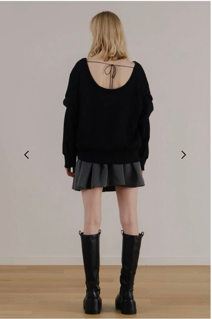 THE TOÉ ／Opern Off-shoulder Sweat スウェット