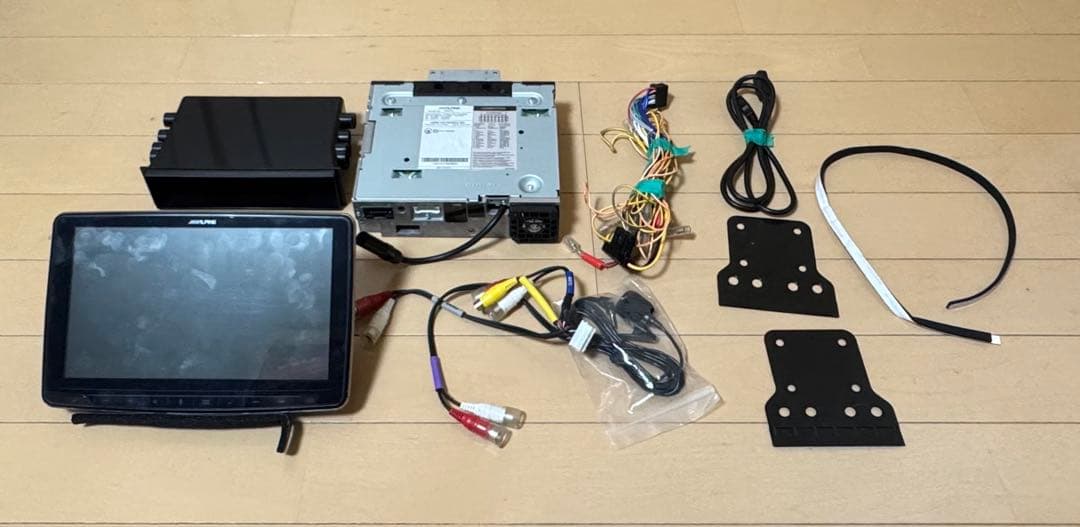 ALPINE DAF9 9インチカーナビ