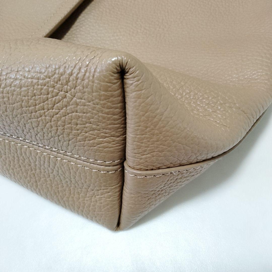 ま*ん様 美品　IACUCCI/イアクッチ BREZZA ブレッツァ　レザートー