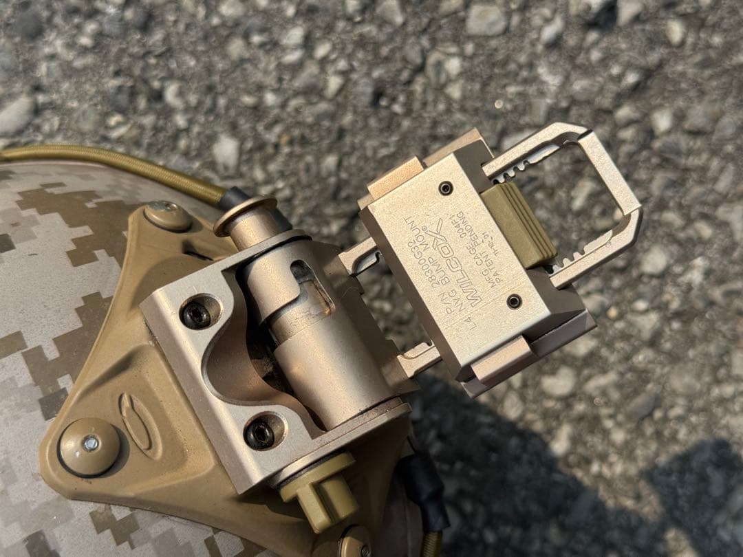 あ*し様 AOR1 ヘルメット PELTOR 実物