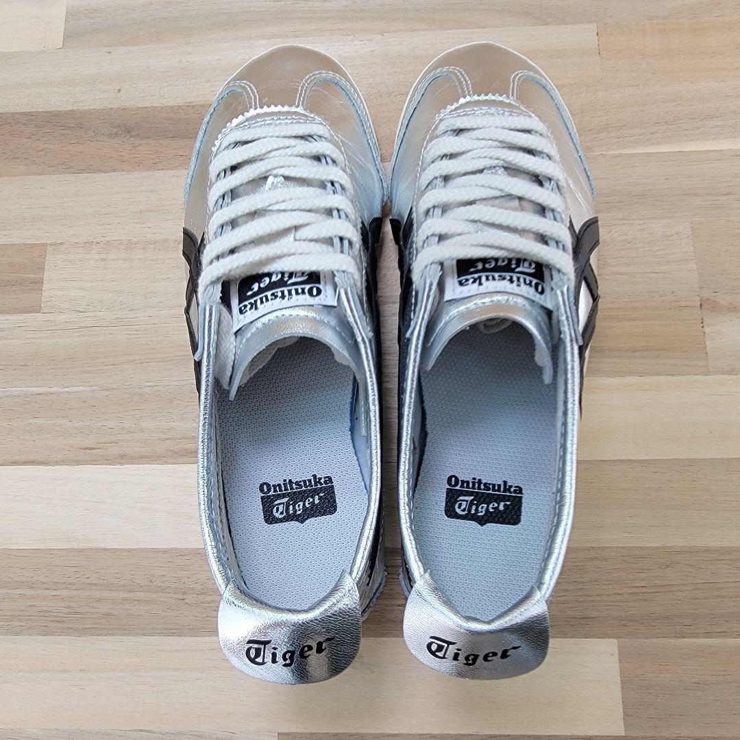 オニツカタイガー メキシコ66 シルバー/ブラック 23センチ