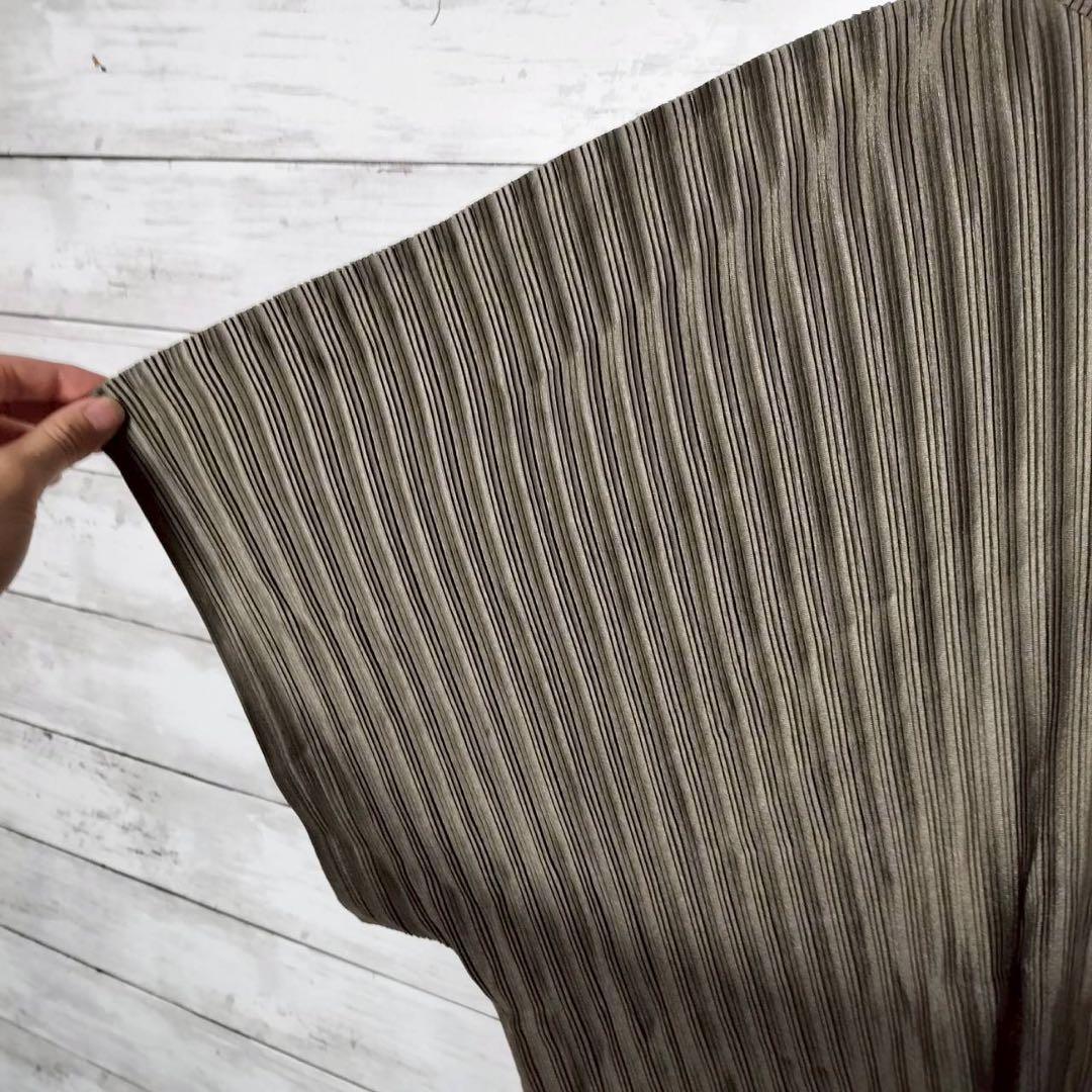 プリーツプリーズ イッセイミヤケ タートルネック ポンチョ風カットソー