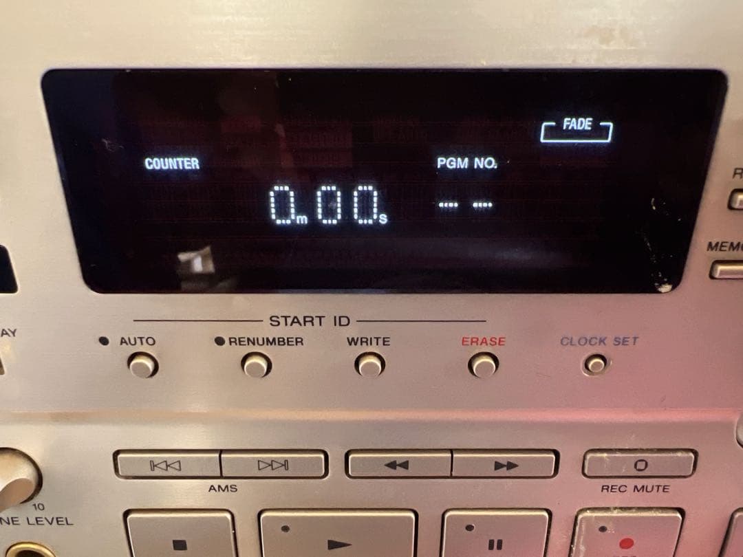 Sony DTC-2000ES デジタル オーディオ テープ (DAT) デッキ