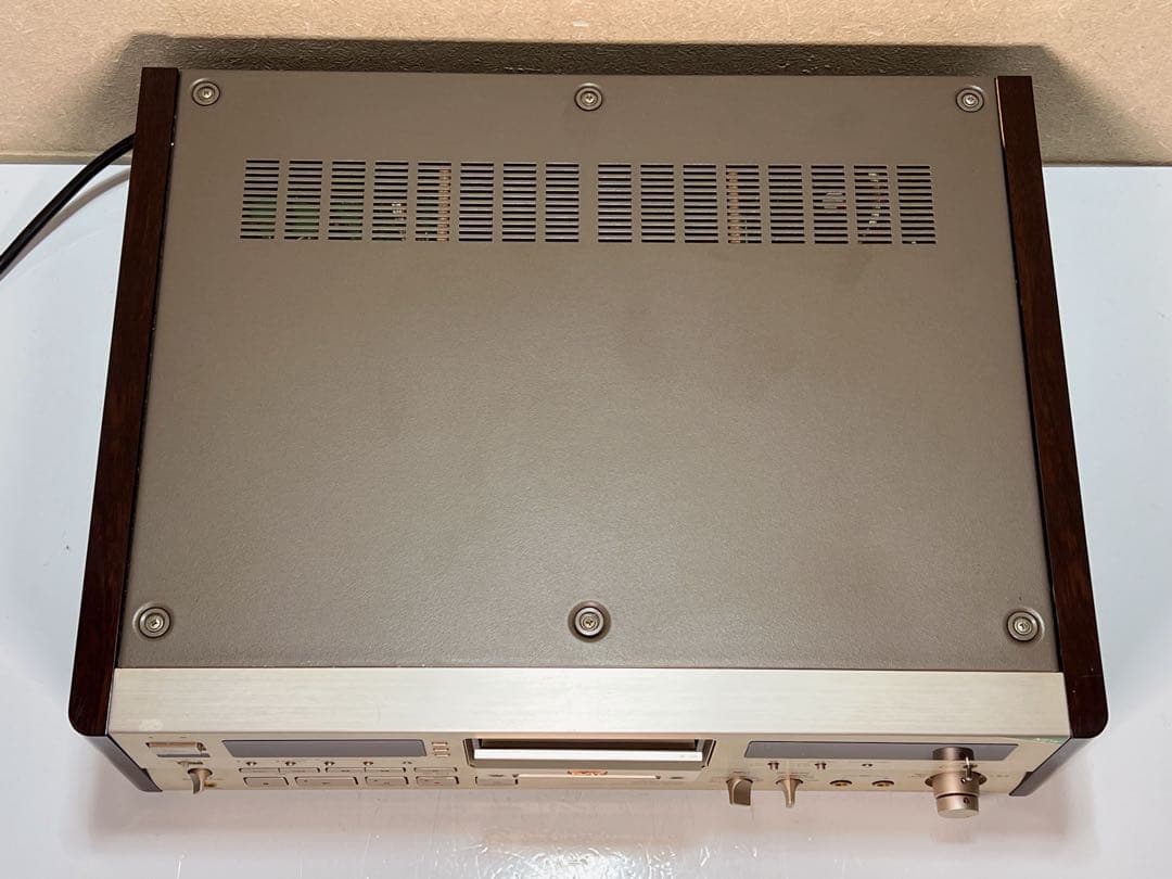 Sony DTC-2000ES デジタル オーディオ テープ (DAT) デッキ