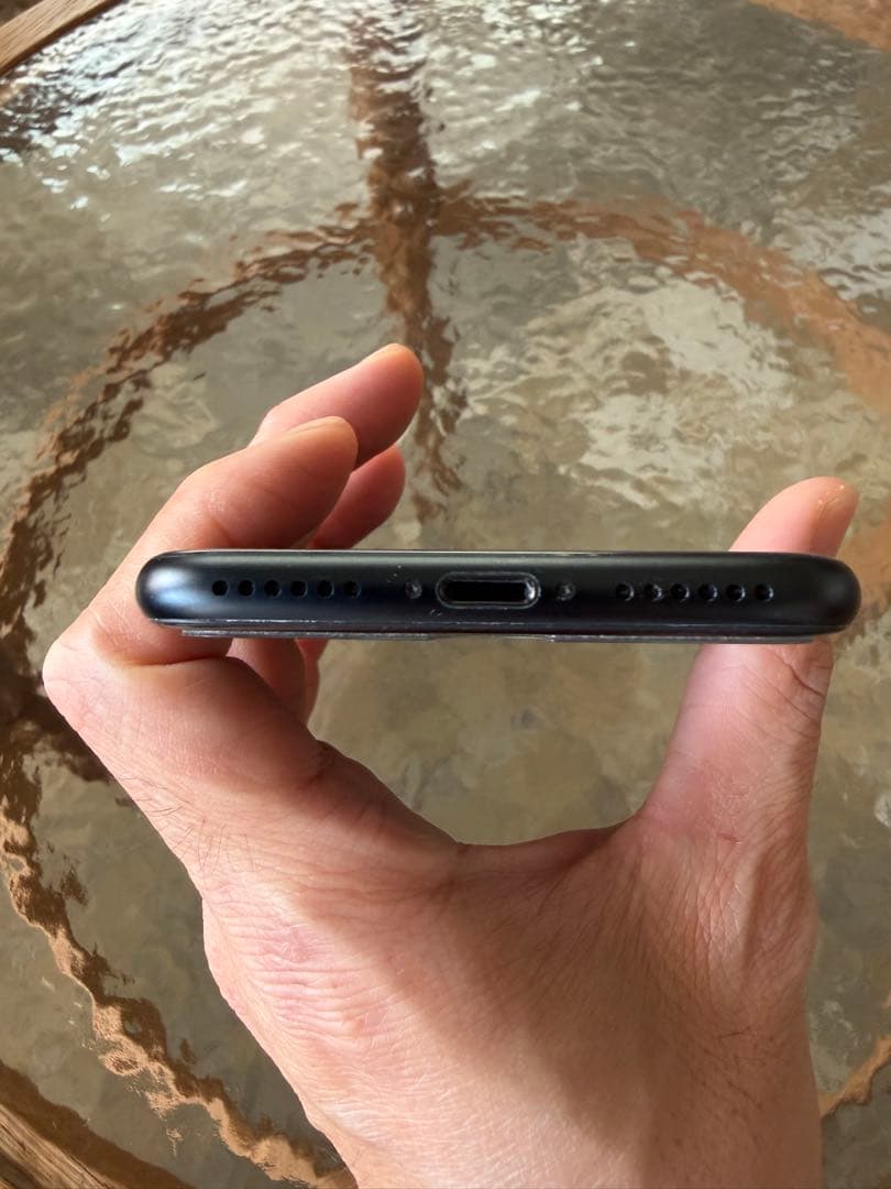 iPhone se 第三世代 バッテリー容量100%