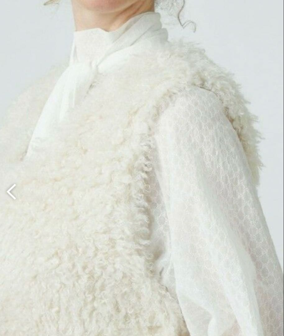 新品　TOMORROWLAND / Ballseyプードルファー Vネックベスト