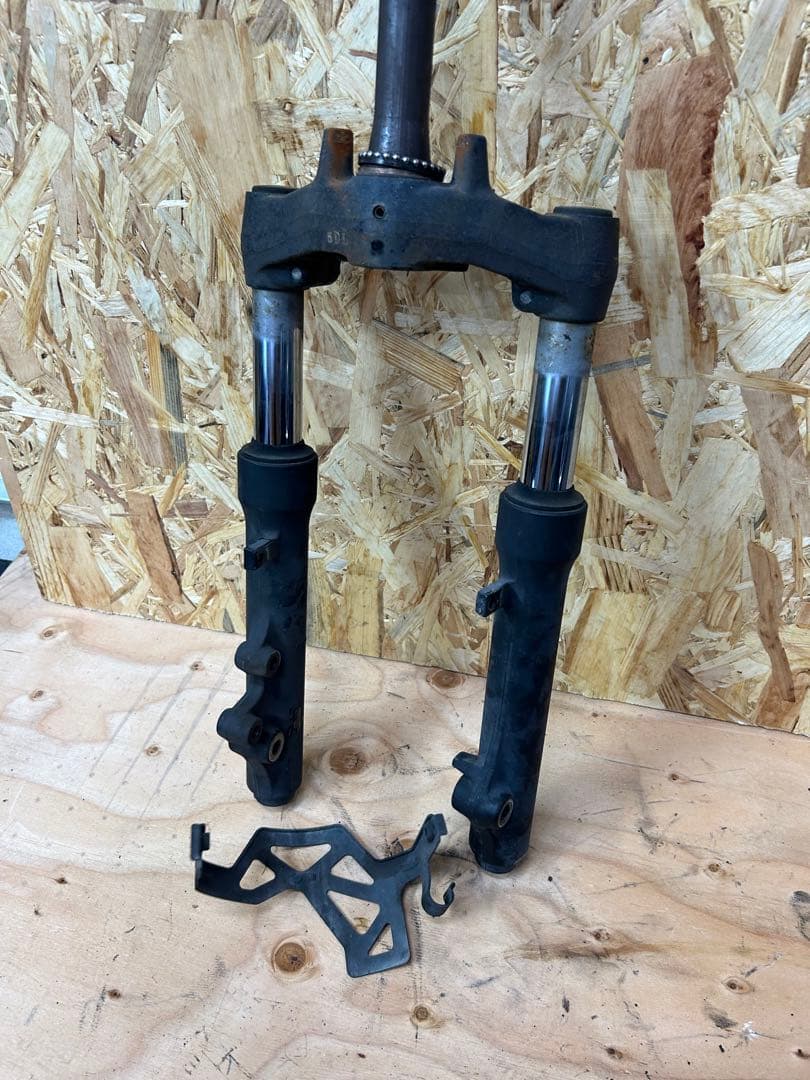 フロントホーク　サス　アドレスV125G K6 CF46A-5011※※