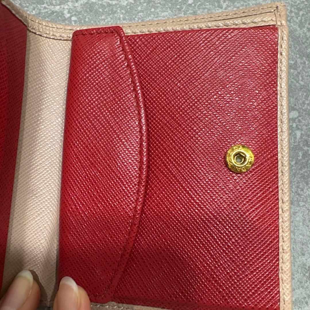 PRADA 二つ折り財布　ピンクベージュ