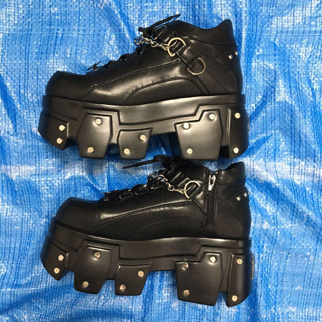 REFLEM　レフレム　チェーン付きプラットフォームシューズ