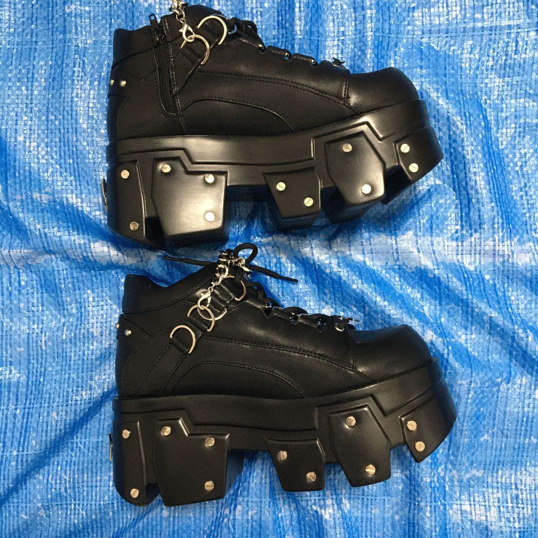 REFLEM　レフレム　チェーン付きプラットフォームシューズ