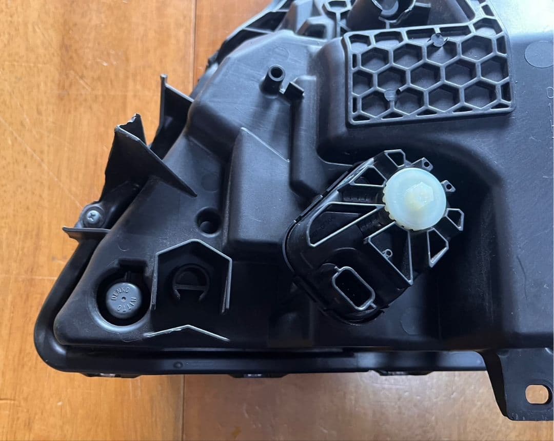 日産 キャラバン E26 後期 LED右ヘッドライト ICHIKOH 1948