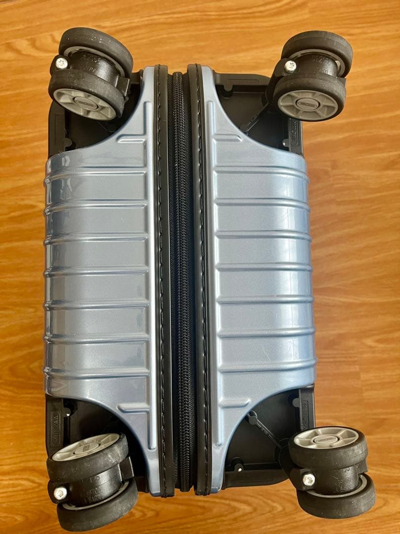 RIMOWAリモワ サルサ エアー 22リットル 4輪　機内持ち込み　美品