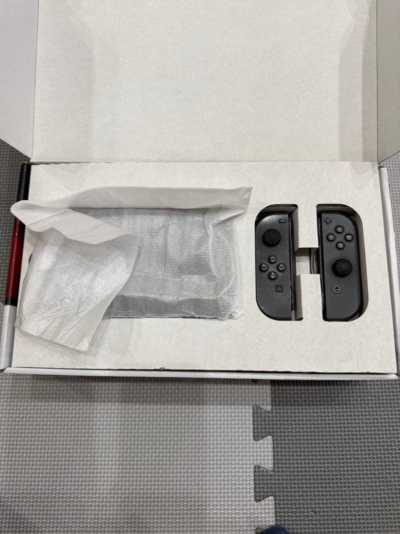 Switch 本体セット　グレー　スタンド、ポーチのおまけ付き