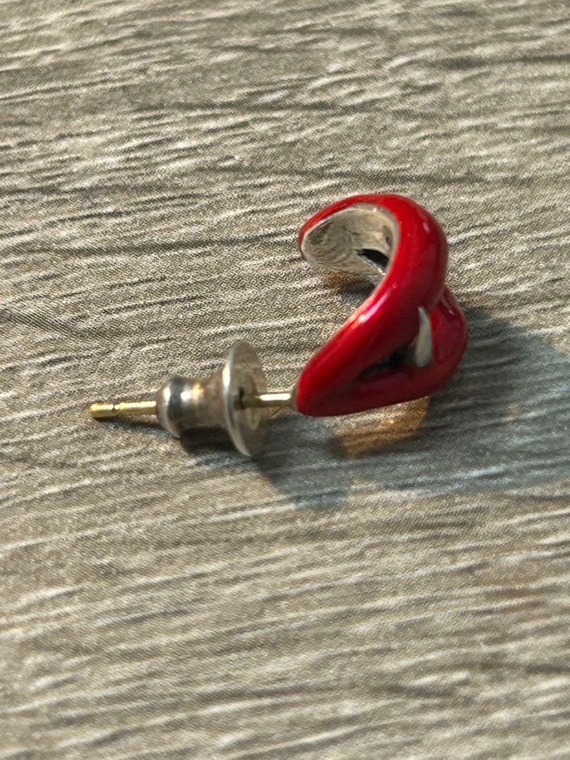 Yohji Yamamoto片耳ピアス　レッド　ヒップホップ　モード