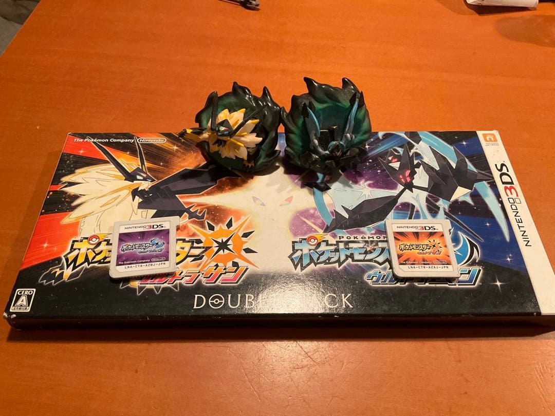 ポケットモンスター ウルトラサン・ウルトラムーン ダブルパックとアートブック