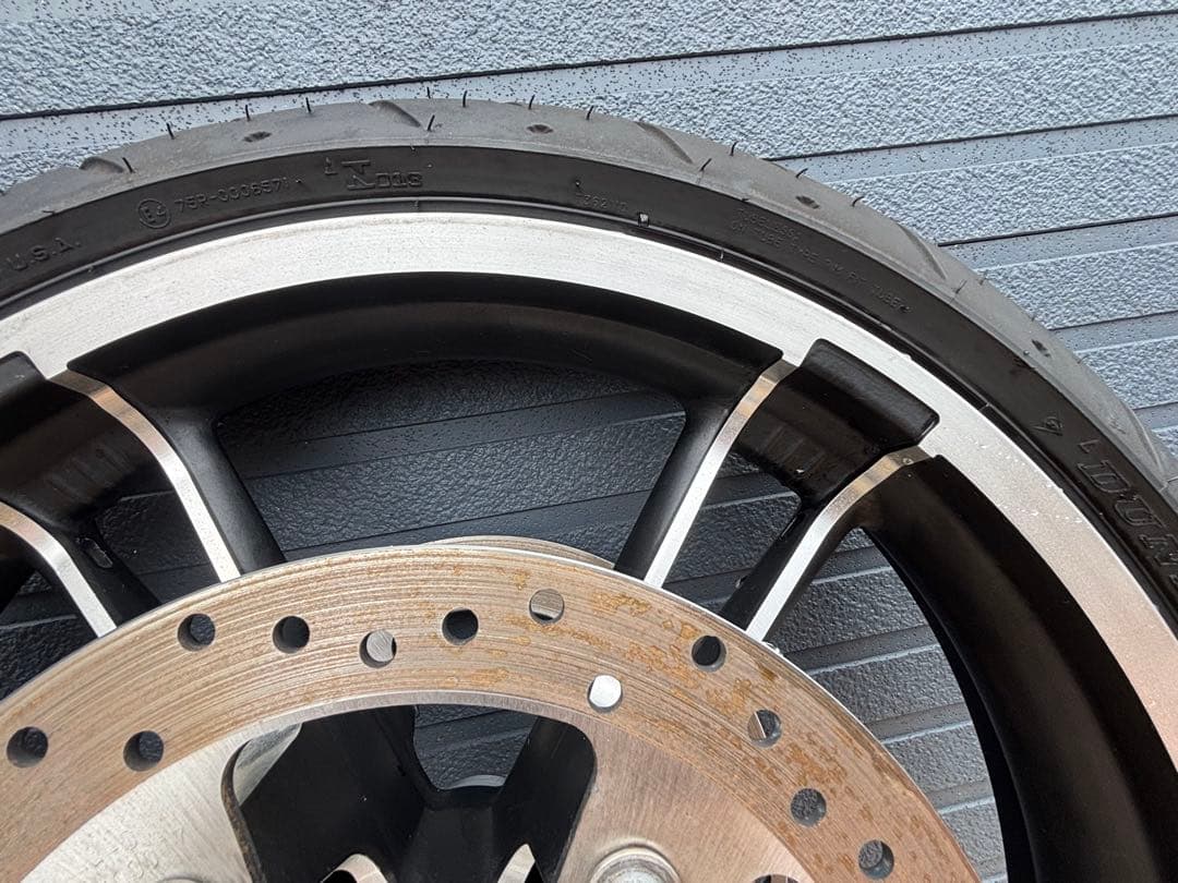 ハーレーダビッドソン　FLHX ストリートグライド　フロントタイヤ&ホイール