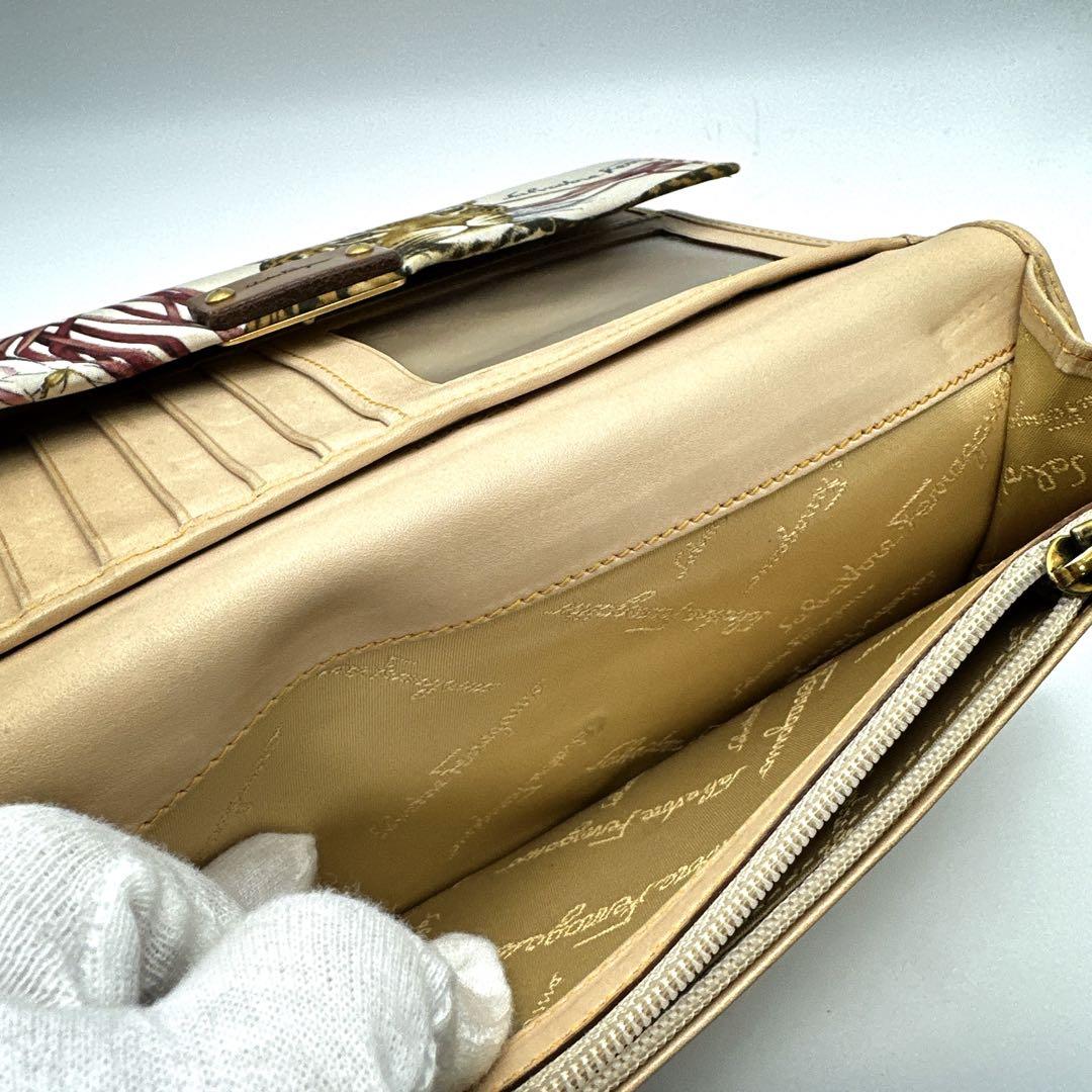 希少・激レア サルヴァトーレ フェラガモ アニマル 花柄スカーフプリント 長財布