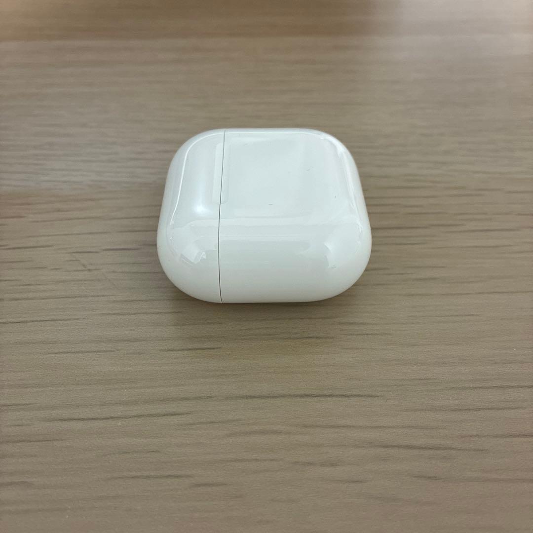 Airpods4 ANC アクティブノイズキャンセリング機能搭載　関連グッズ付き