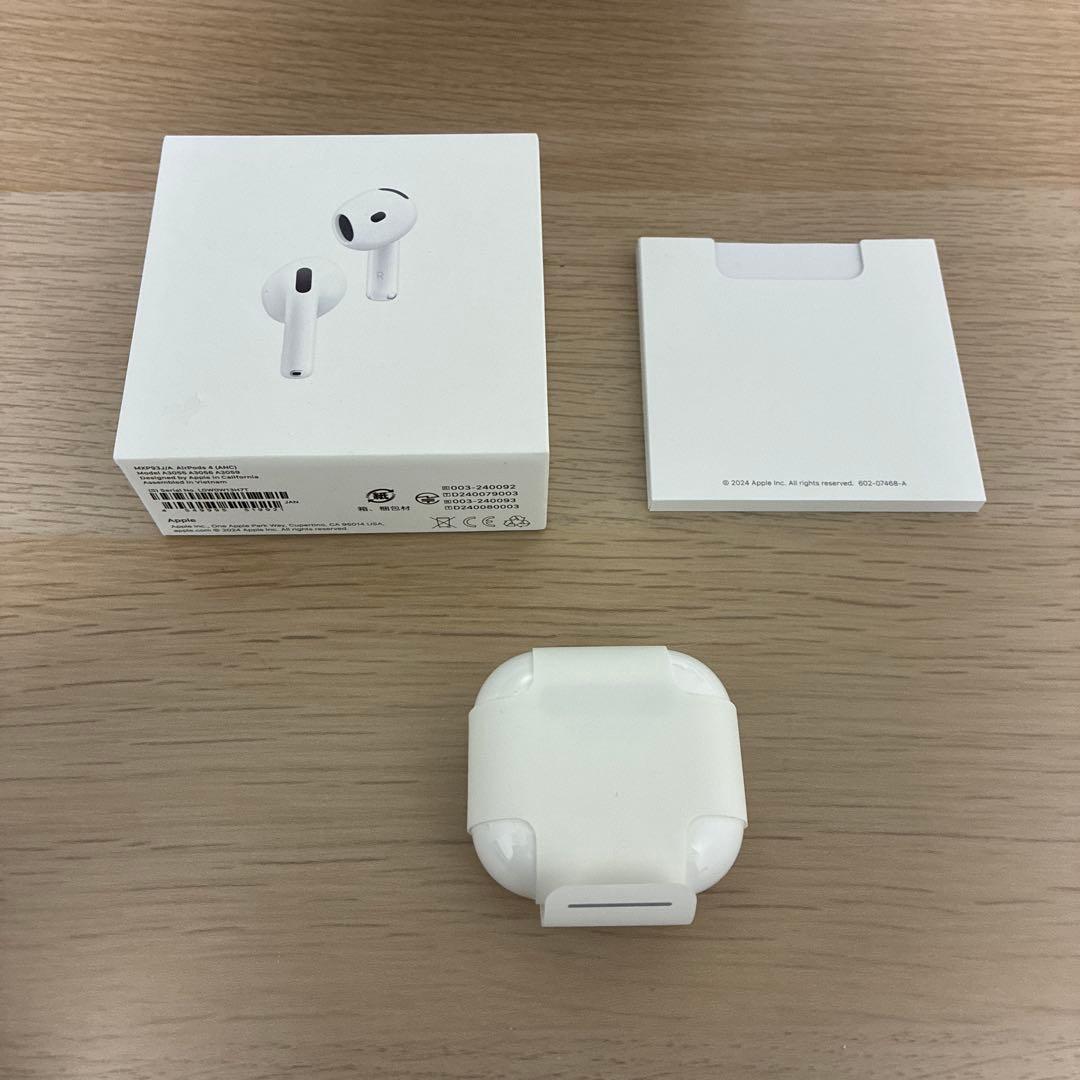 Airpods4 ANC アクティブノイズキャンセリング機能搭載　関連グッズ付き