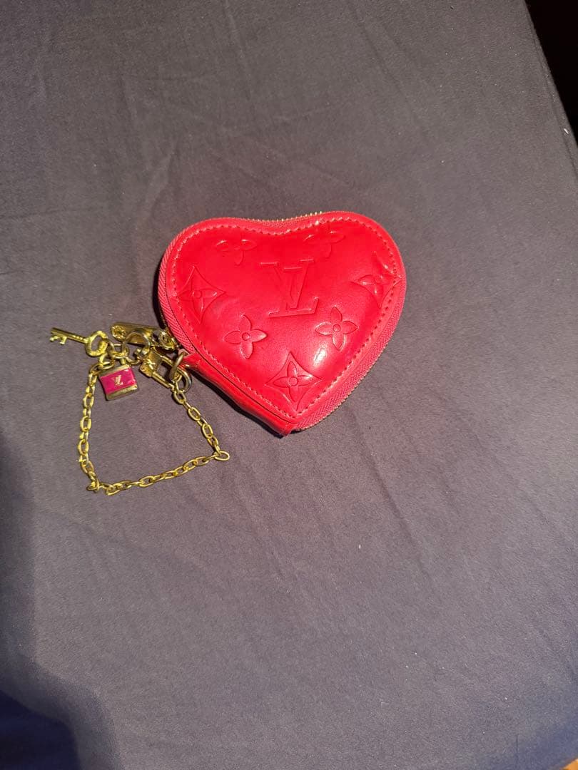 ルイヴィトン ケース ポルトモネクール ハート モノグラムヴェルニ 赤