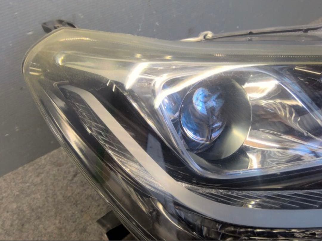 マークＸ DBA-GRX130 右ヘッドライト