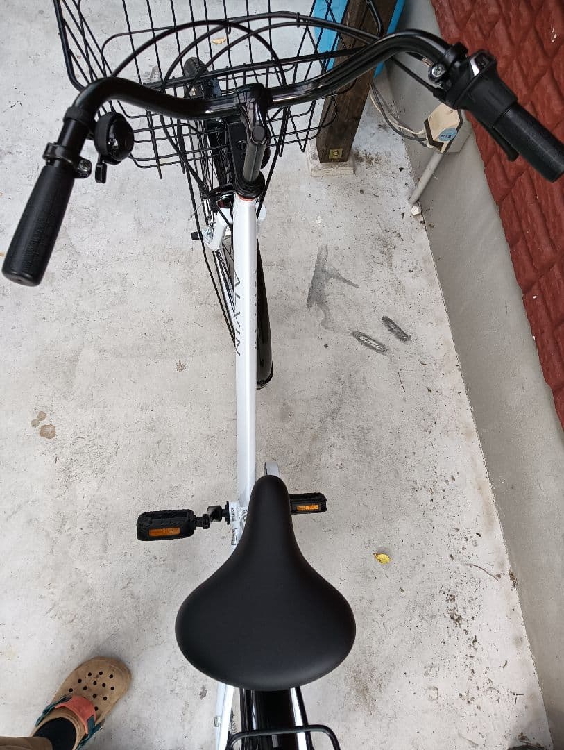 新品未使用２７インチ通学用シティーサイクル　白色