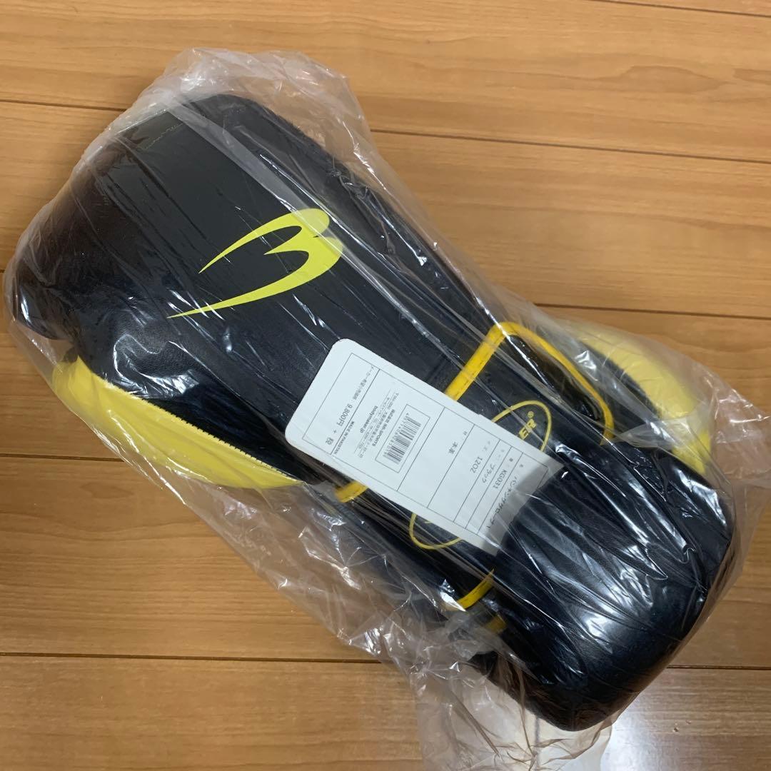 TE210　ボディーメーカー　スパーリンググローブ　本革　新品　黒×黄色