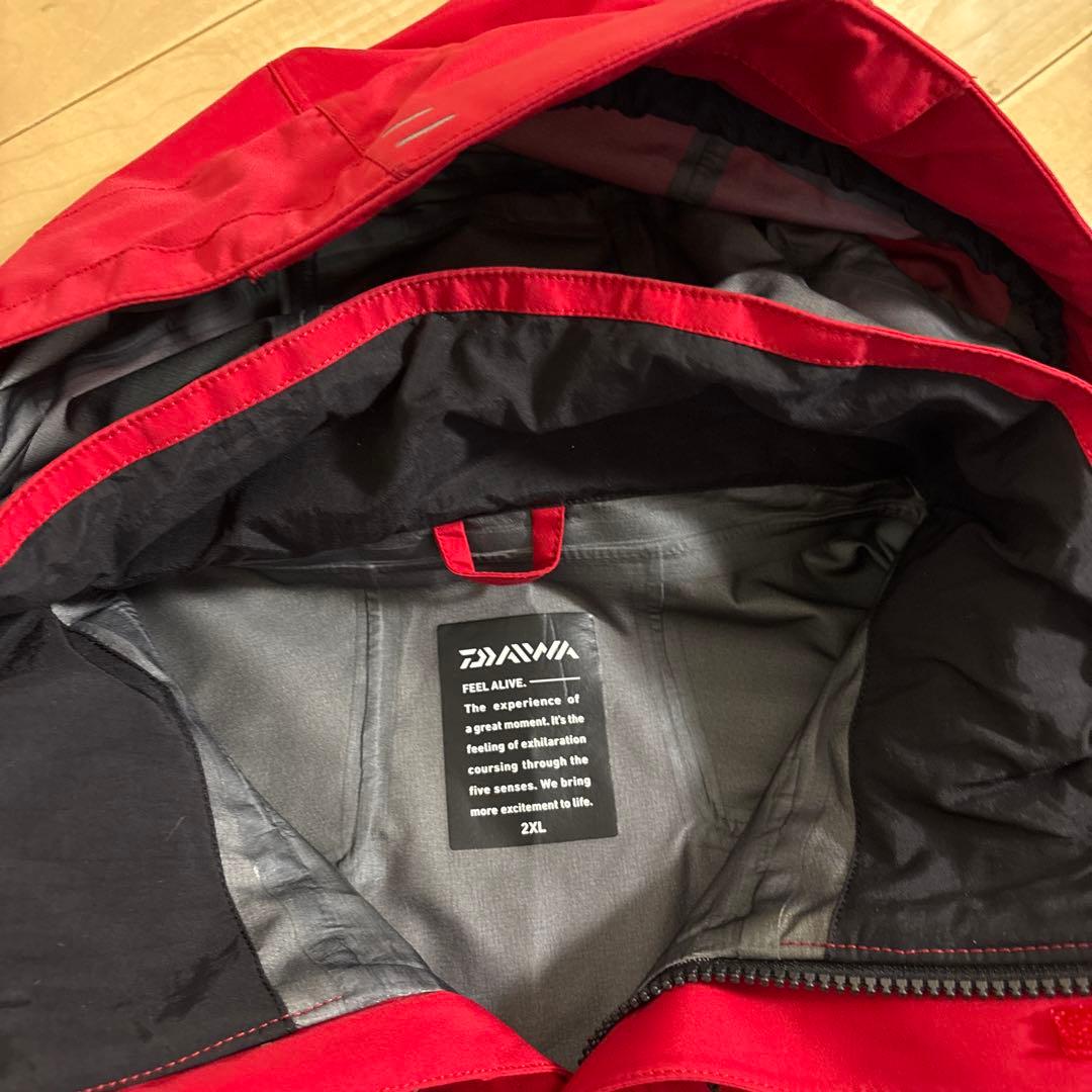 ☆美品☆ダイワ　ゴアテックスプロ　ストレッチレインスーツ　2XLサイズ　レッド