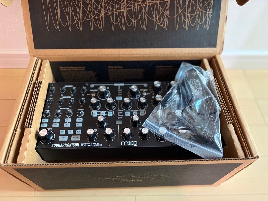 moog subharmonicon サブハーモニコン
