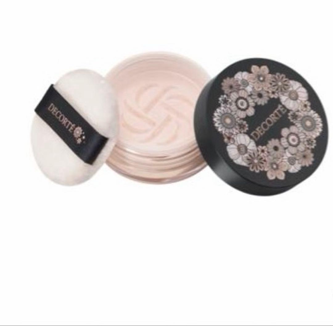 コスメデコルテ　クリスマスコフレ2025 ポーチ、口紅、下地、パウダー4点