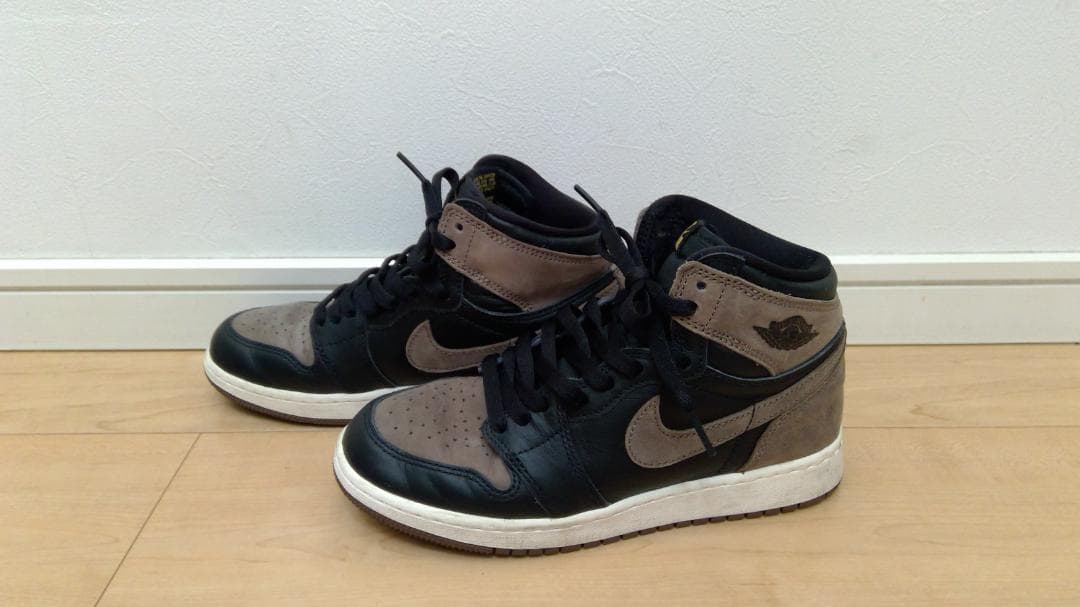 専用ナイキ AIR JORDAN 1 RETRO　エアジョーダン１　レトロ　ハイ