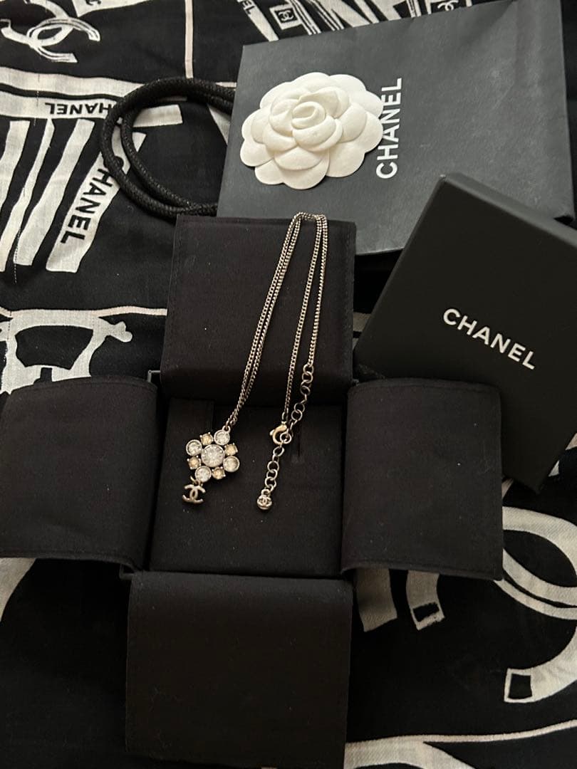 CHANEL フラワーモチーフ ネックレス