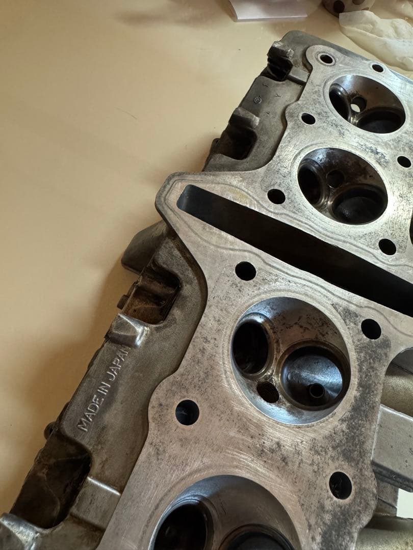 シリンダーヘッド　z1