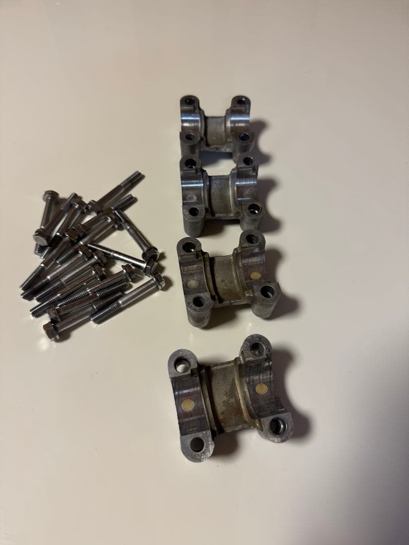 シリンダーヘッド　z1