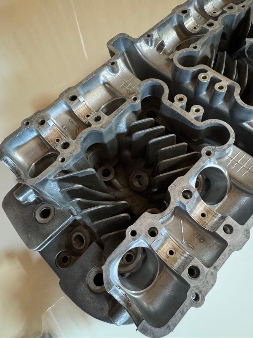 シリンダーヘッド　z1