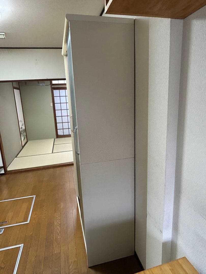 スライド式食器棚 ベージュ ホワイト